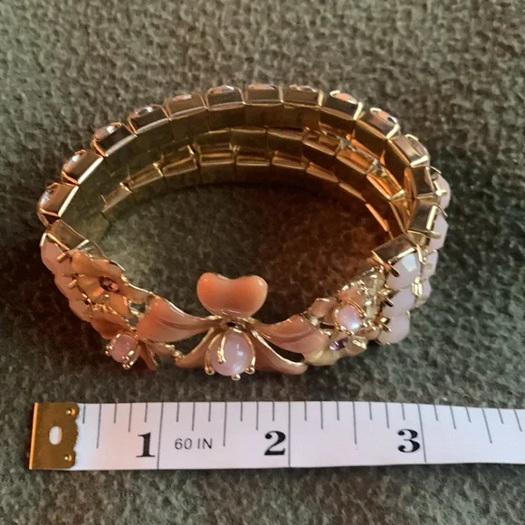 Gorgeous gold, pink and peach necklace, earring and bracelet set. - Picture 6 of 8